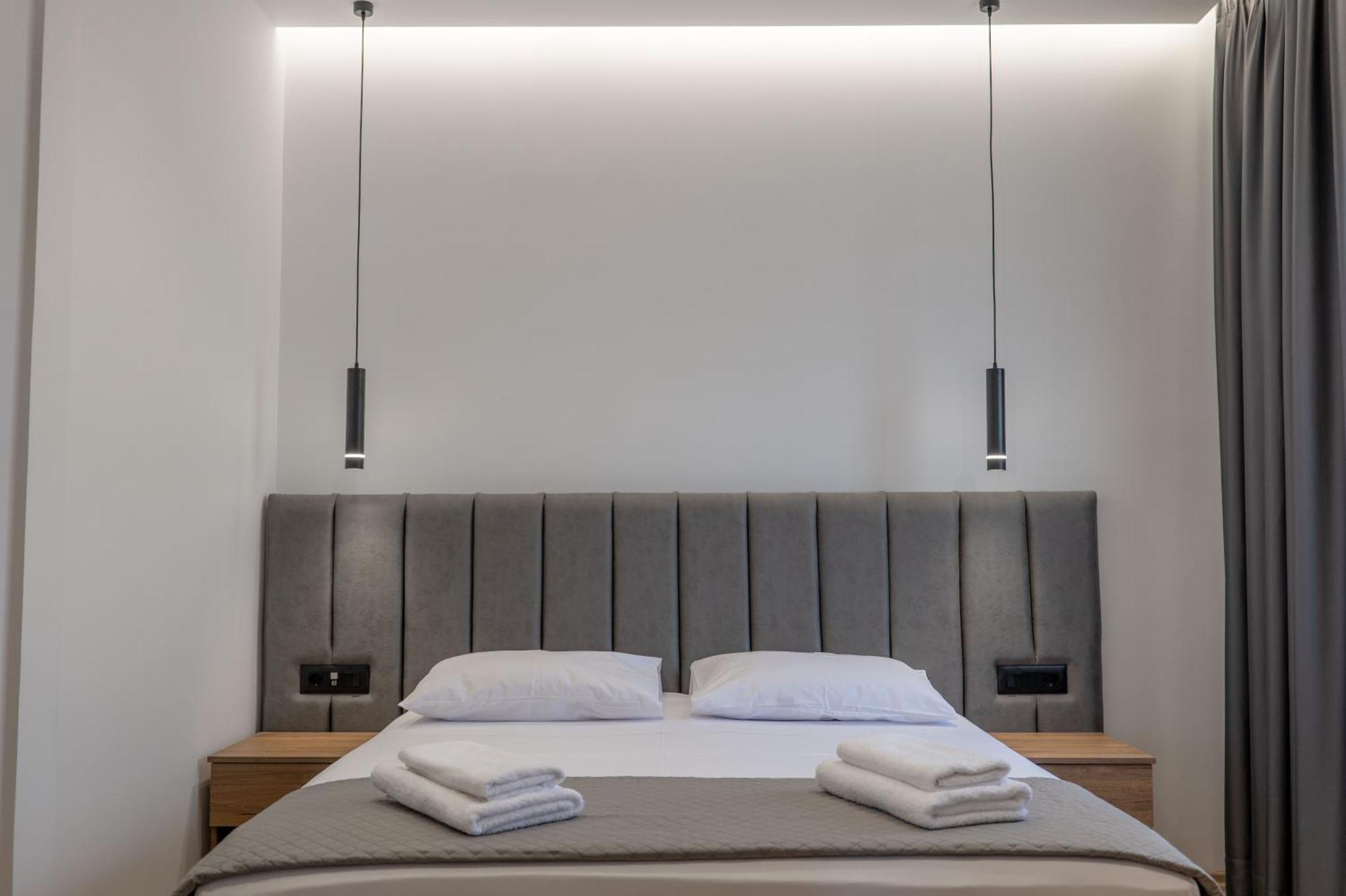 Keos Hotel Sarandë Esterno foto
