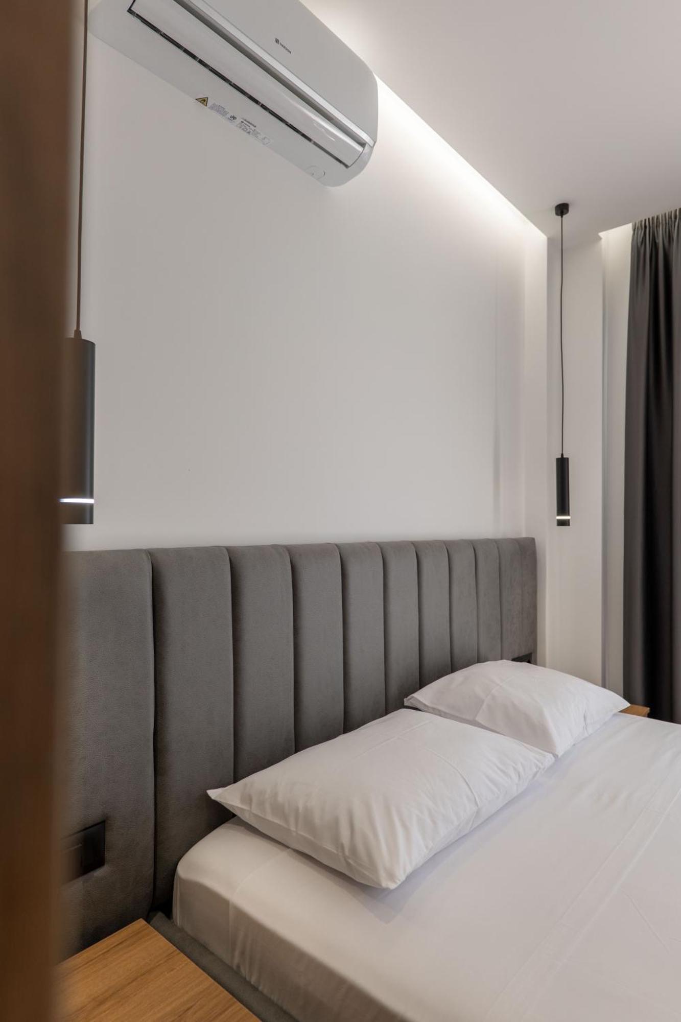 Keos Hotel Sarandë Esterno foto
