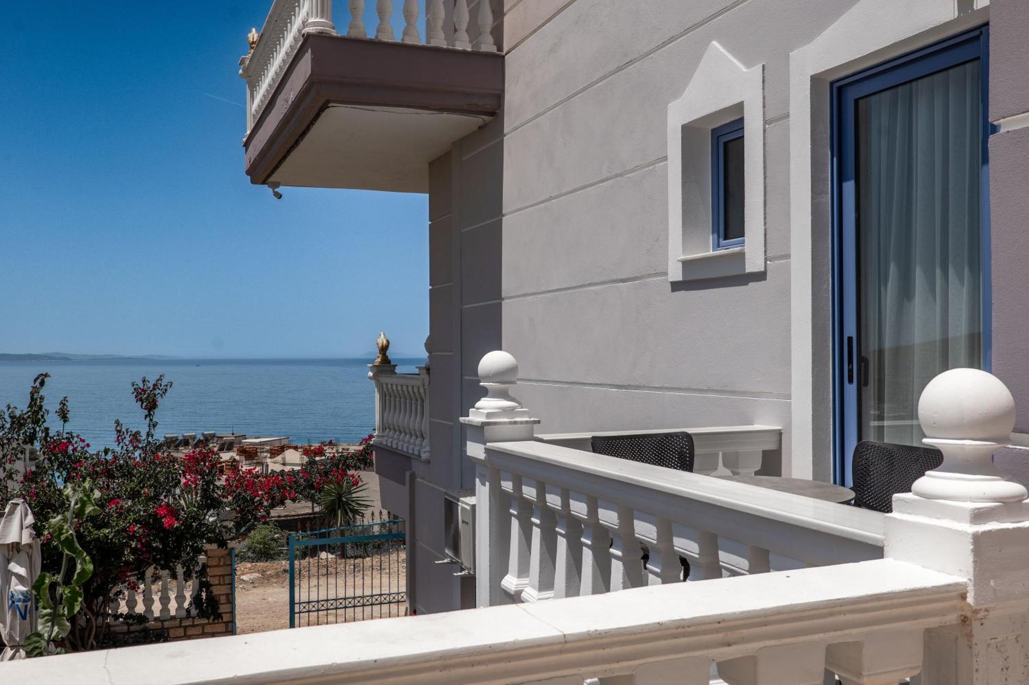 Keos Hotel Sarandë Esterno foto