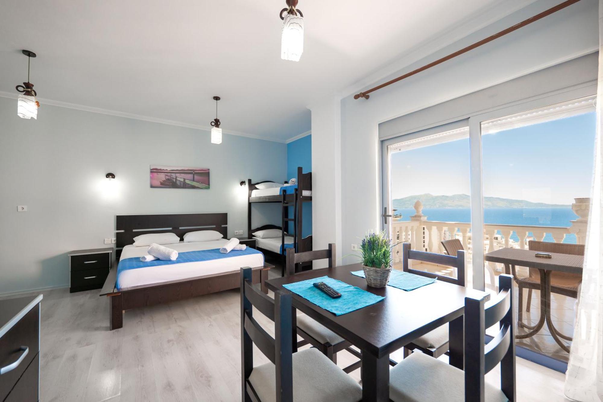 Keos Hotel Sarandë Esterno foto