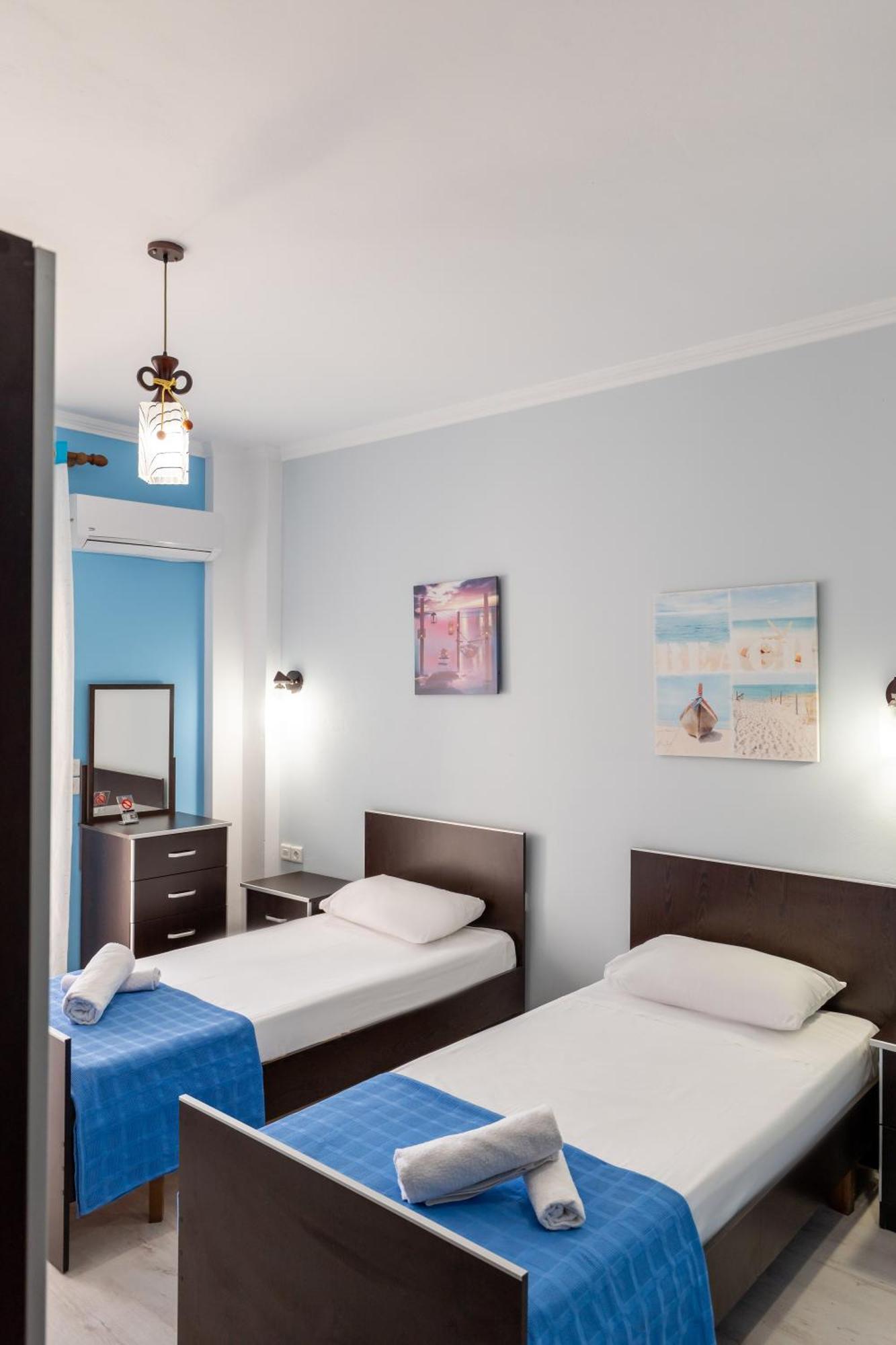 Keos Hotel Sarandë Esterno foto