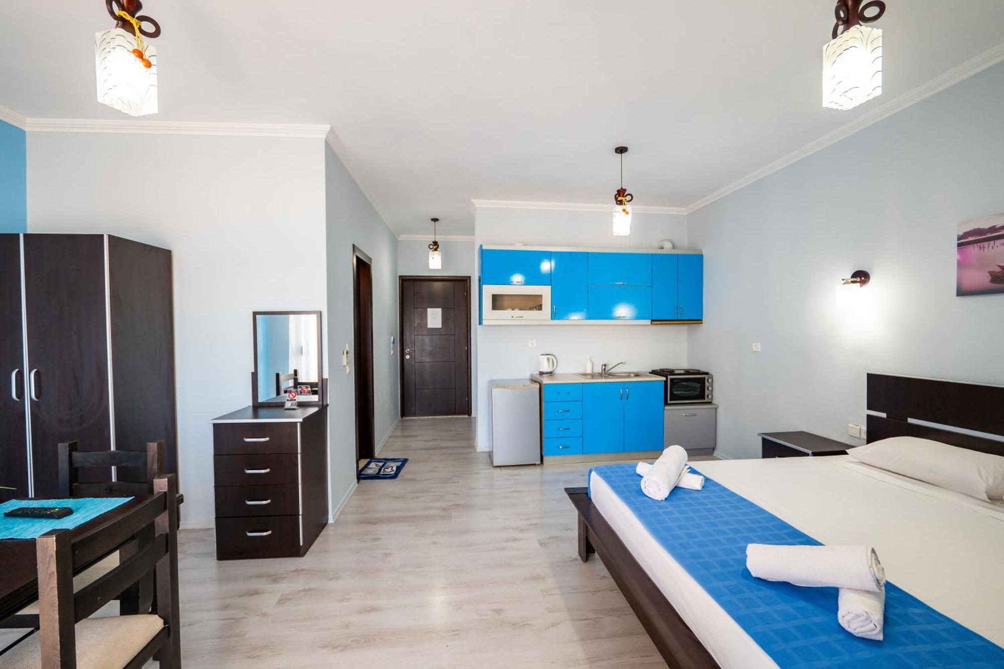 Keos Hotel Sarandë Esterno foto