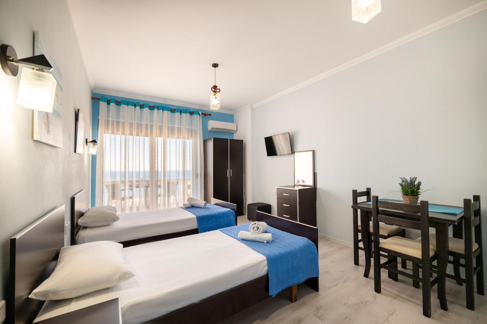 Keos Hotel Sarandë Esterno foto